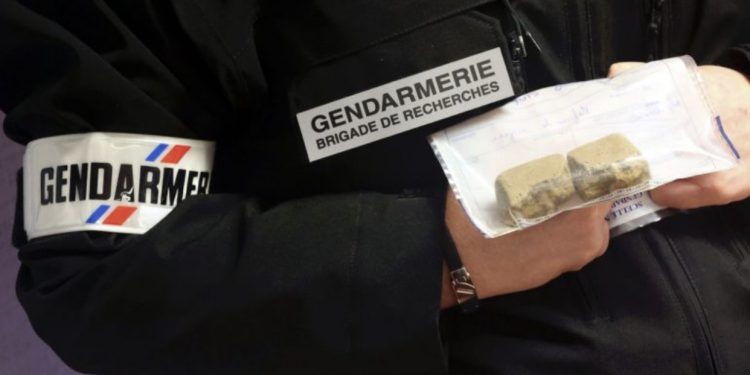 41 mijë euro vlera e drogës që kishte në hotel, arrestohet në Francë i riu shqiptar