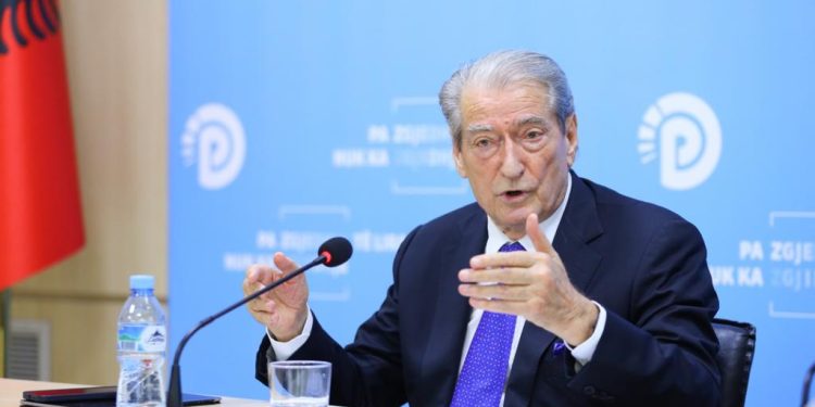 Vrasja në Vlorë, Berisha: Djali i anëtares së KLP, soji i kriminelëve për të cilët ligji nuk ekziston