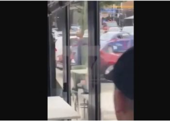 VIDEO/ Hyri në lokal dhe qëlloi viktimën me breshëri plumbash, dalin pamjet e ekzekutimit në Kosovë