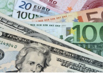 FOTO/ Dollari “gropë”, Euro në vendnumëro, njihuni me këmbimin valutor