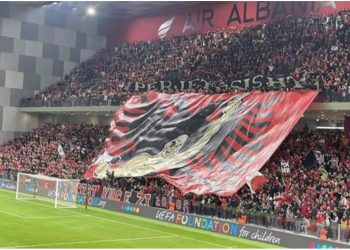 “Foleja” e kombëtares do të jetë plot me “shqiponja”, shiten të gjitha biletat për ndeshjen kundër Polonisë
