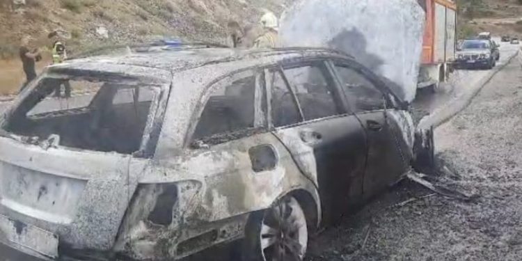 Shkrumbohet nga flakët makina në aksin Qafë Thanë-Përrenjas