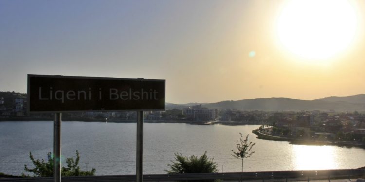 EMRI/ U mbyt në liqenin e Belshit, 41-vjeçari baba i dy fëmijëve. Zbulohet shkaku