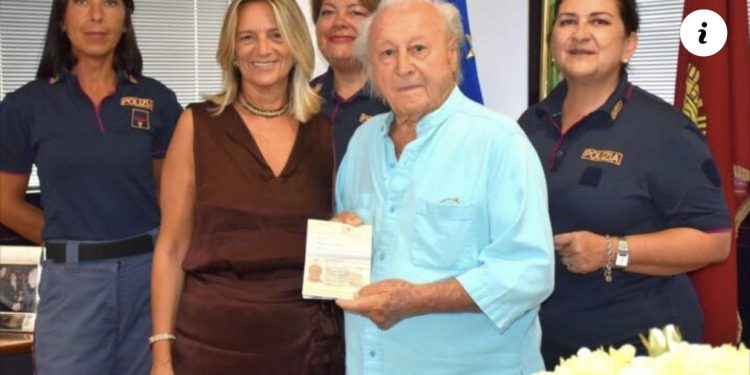 Një 100 vjeçar rinovon pashaportën: Më duhet të lëviz për… punë!