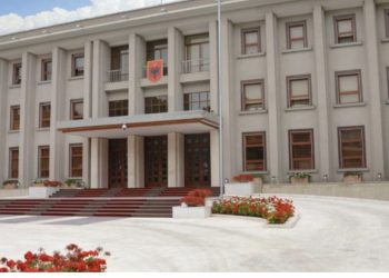 Presidenti i kaloi në heshtje, hyjnë në fuqi ligjet për legalizimin e kanabisit, studentët e Mjekësisë dhe për Akademinë e Shkencave