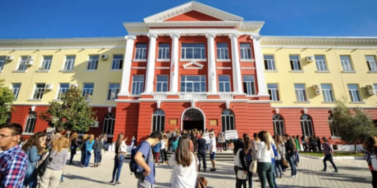 Nis raundi i parë i pranimit të maturantëve në universitete