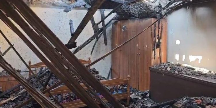 Shkrumbohet ndërtesa në Golem, 5 familje mbeten pa strehë