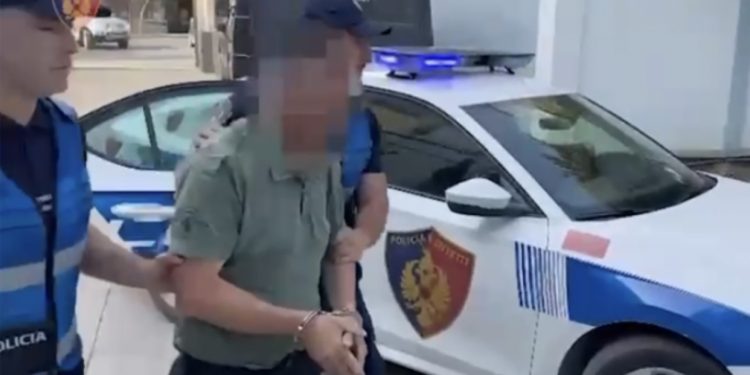 Tentoi të vidhte bankën në Tiranë, arrestohet në flagrancë i riu