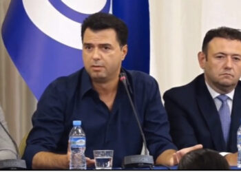 Basha me këshilltarët bashkiakë: Mos shihni numrat, ata janë zombi! S’kanë domethënie për qytetarët