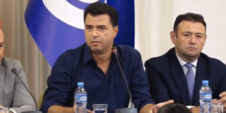 Basha me këshilltarët bashkiakë: Mos shihni numrat, ata janë zombi! S’kanë domethënie për qytetarët