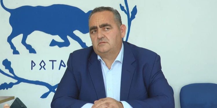 Reagimi fortë/ Burgosja e Fredi Belerit për të fshehur grabitjen e pronave në bregdet