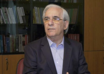 Gjinushi shkarkon drejtorët e instituteve albanologjike, çfarë ndodh me stafin