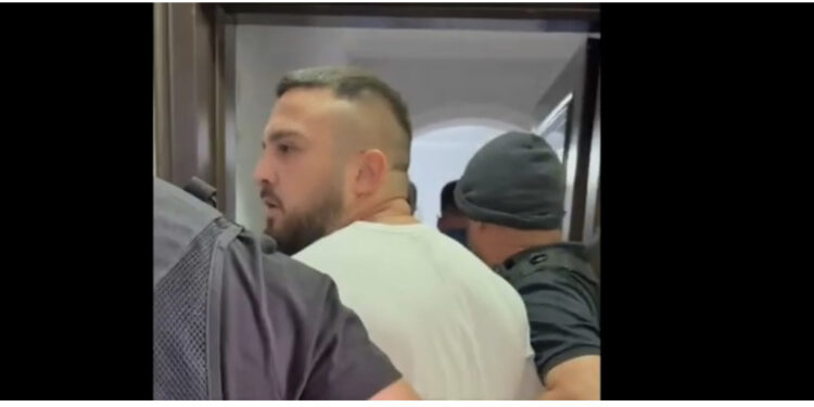 FOTO/ Ky është polici që u arrestua në pikë të mëngjesit