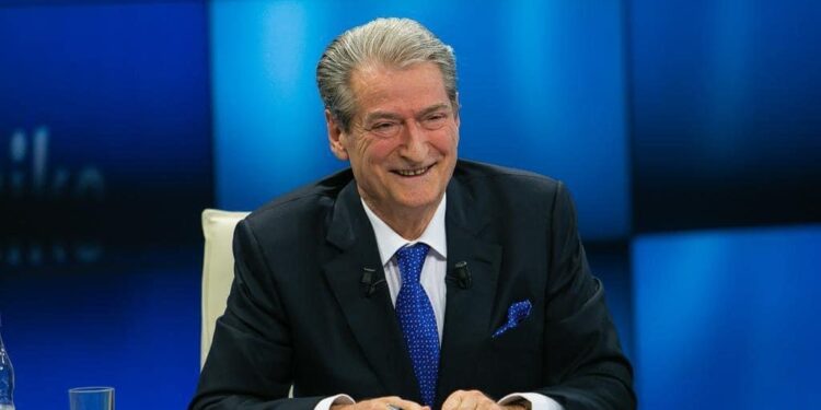 Nikoll Lesi thirrje Berishës: E ktheve PD-në në gazin e botës, tani largohu sa më parë se nuk e mund dot kurrë Ramën