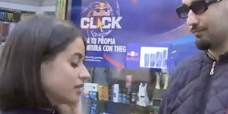 Shokuese, gazetarja ngacmohet seksualisht “live”