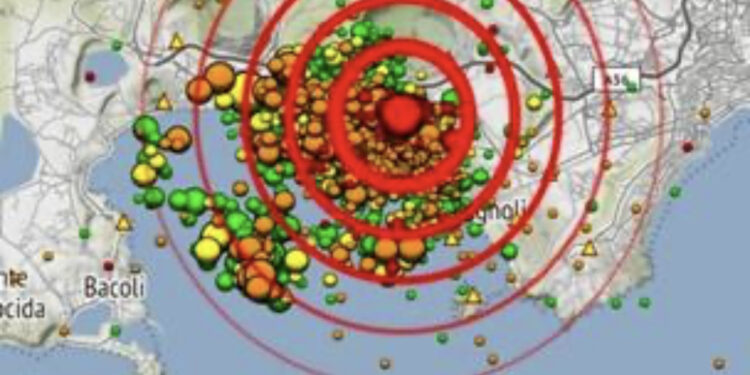 Tërmeti “shkund” Napolin, njerëzit dalin në rrugë