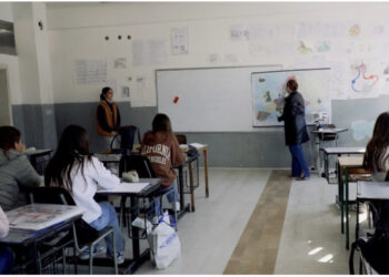 “Marrim shënime”, gjimnazistët shqiptarë në Serbi pa libra në gjuhën amtare