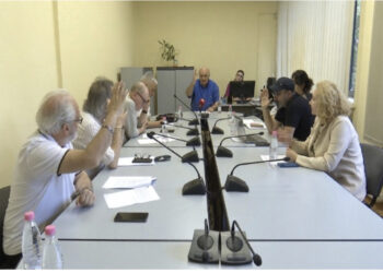 Debate të forta/  Këshilli Drejtues ndalon shkatërrimin e RTSH, rrëzon të gjitha emërimet korruptive të Alfred Pezës