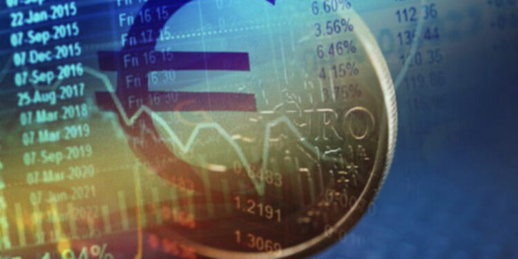 FOTO/ Këmbimi valutor: Dollari rritet, Euro statike