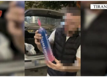 Tullumbacet me drogë, gazetarja e blen në mes të Tiranës bombolën me azot