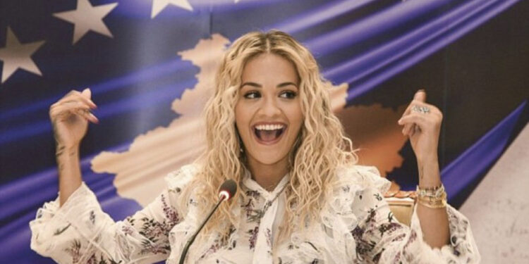 VIDEO/ Rita Ora flet për Kosovën në Venecia: Në vendin tim, në Prishtinë…