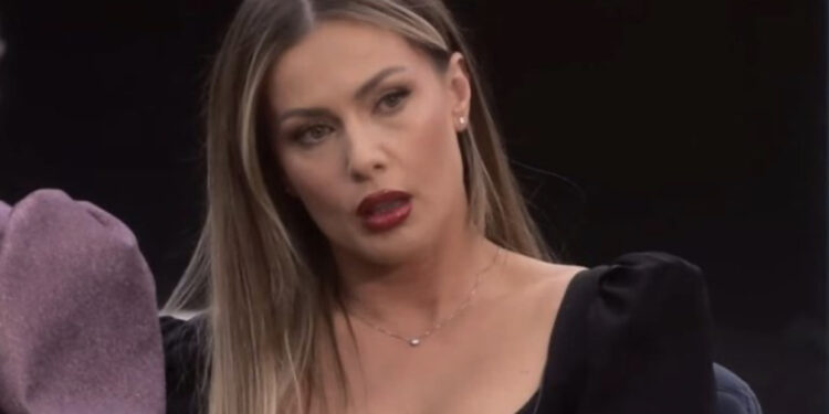 Olta Gixhari flet për momentin kur mori vesh “që gjysma e shqiptarëve e urrente”