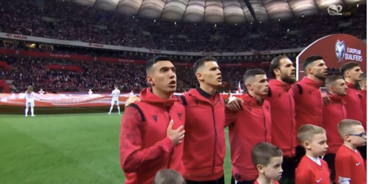 Silvinjo befason me rreshtimin/ Debuton Muja dhe ulet në stol Myrto Uzuni, Mitaj fiton fanellën e titullarit në krahë