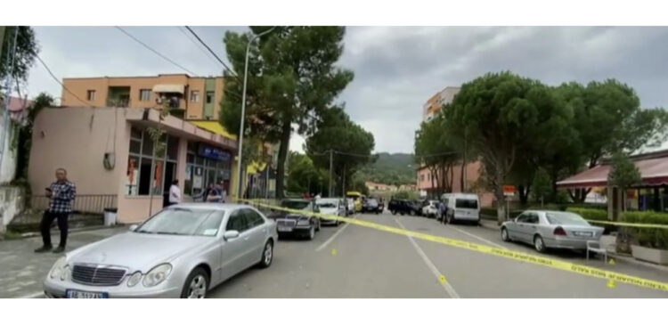 Shënjestra u ekzekutua direkt! Tre miqtë e tij plumba në shpatull, gjoks dhe krahë