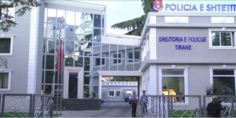 EMRI/ Vodhi paratë te vendi i punës dhe i shpenzoi në lojëra fati, arrestohet i riu në Tiranë