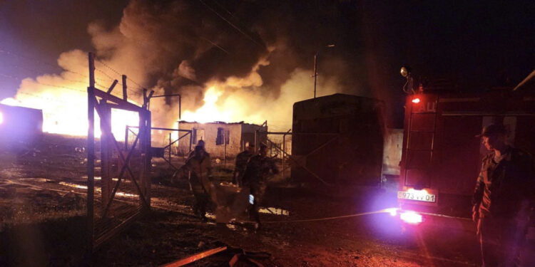 Shpërthim i fuqishëm në një karburant, 125 të vdekur