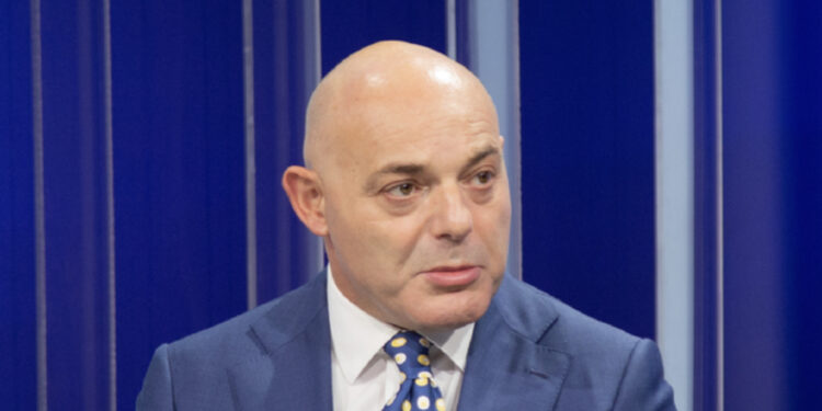 Droga po mbyt Shqipërinë/ Nuk përmbahet Blendi Fevziu, u bën thirrjen e fortë gjyqtarëve