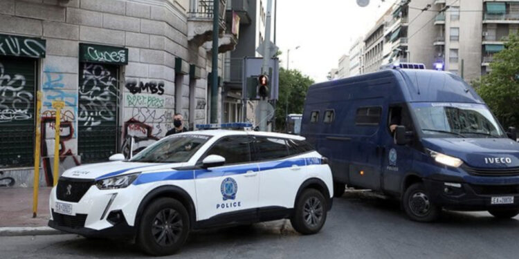 Sherr me armë në Athinë, raportohet për gjashtë viktima