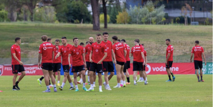 Formacioni i mundshëm/ Silvinjo bën gati titullarët, ja si mund të luhet në Çeki