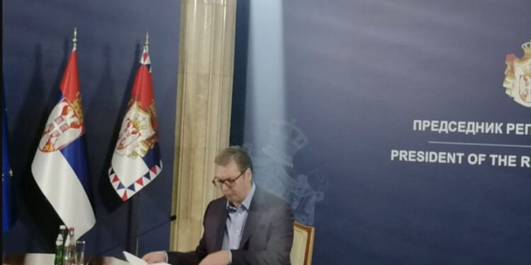 Akuza e fortë e Vuçiç: Policia shqiptare ka qëlluar ndaj shtëpive të serbëve në veri!