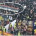 FOTO/ “Faleminderit vëllezërve rumunë”, tifozët SERB reagojnë për banderolën e turpshme kundër Kosovës!