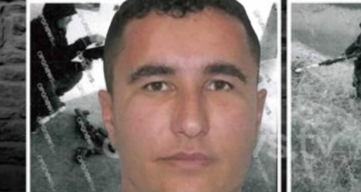 “E ç’na q…u”, dalin FOTOT e Nuredin Dumani me super-kallash dhe pistoletë “BUL” izraelite!