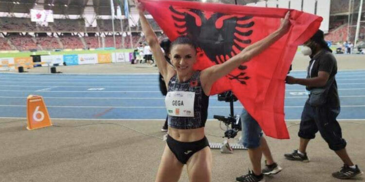 Luiza Gega nuk ndalet, thyen në Zagreb rekordin e saj