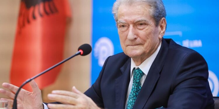 Foto-Lajm/ Berisha njofton konferencë pas katastrofës në Kukës, demokratët i kërkojnë largimin