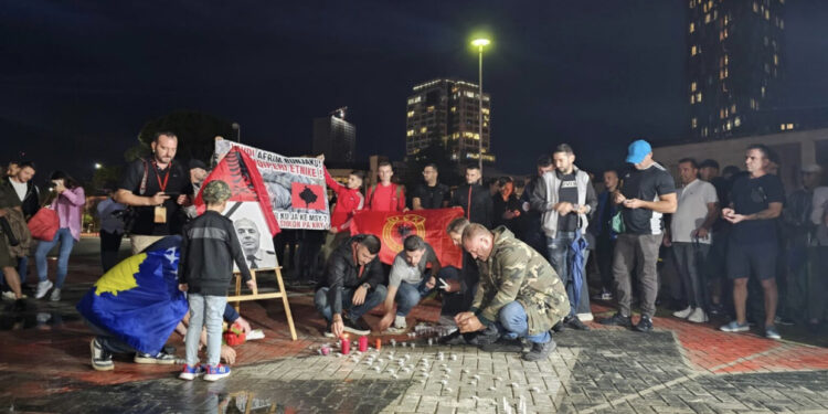 VIDEO/ Shqipëria nderon heroi, homazhe në Tiranë për policin e vrarë në Kosovë