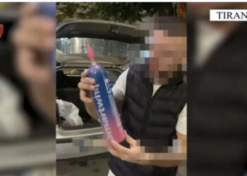 “Të ço shumë avion”! Kush është “sheiku” i Durrësit që u kap me tullumbace?