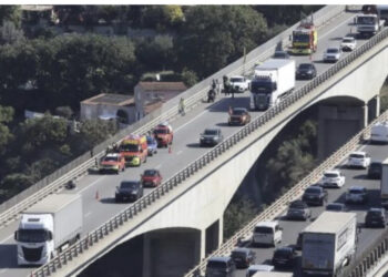 Tronditet bota e futbollit! Futbollisti tenton që të vrasë veten