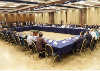 EMRAT/ Kush janë 43 deputetët në mbledhjen e thirrur nga Bardhi! Ja kush bojkotoi takimin