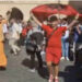 VIDEO/ Tifozët “Kuq e Zi” pushtojnë sheshet e Pragës, turistët indian i bashkohen, shpalosin flamurin tonë