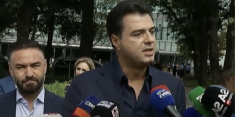 28 deputetë firmosin që Bardhi të jetë kreu i grupit, Basha i shmanget pyetjes. Ja çfarë deklaroi