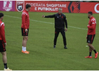 Ditë të vështira për Sylvinhon, tre titullarë në dyshim ndaj Çekisë