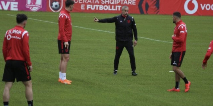 Ditë të vështira për Sylvinhon, tre titullarë në dyshim ndaj Çekisë