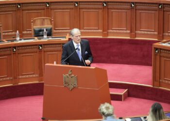 Berisha: Nuk ka ndodhur kurrë në historinë e parlamentit që njëra palë t’i diktojë tjetrës përfaqësimin