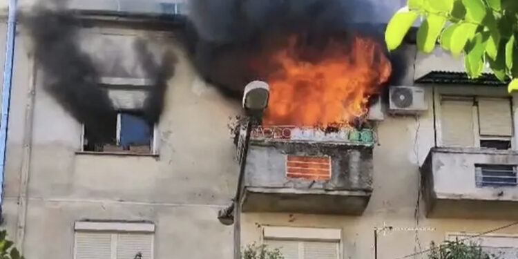 Tjetër zjarr në Tiranë! Bombola i vë flakën shtëpisë