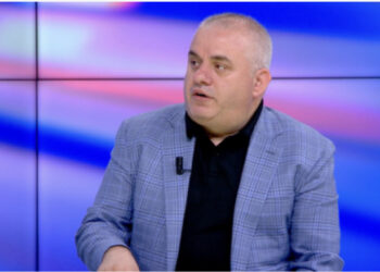 “Kanë ndezur Lushnjën flakë”/ Artan Hoxha: Banda e Laert Haxhiut ka vrarë më shumë se çdo grup tjetër