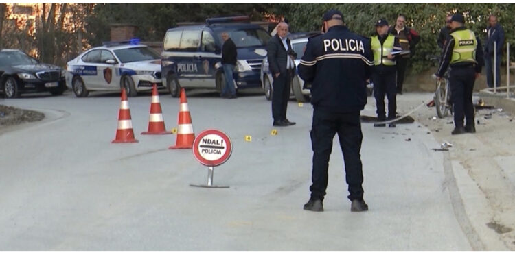 Vdes vajza, rëndë babai në Tiranë